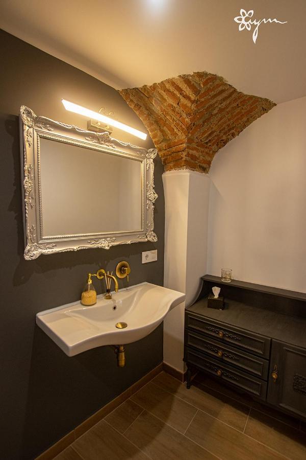 Apartamentos Turisticos Abrilymarzo Caces Zewnętrze zdjęcie