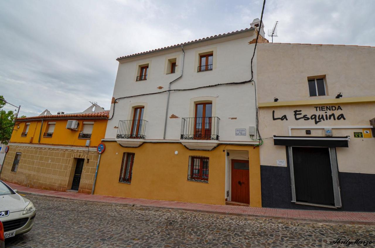 Apartamentos Turisticos Abrilymarzo Caces Zewnętrze zdjęcie