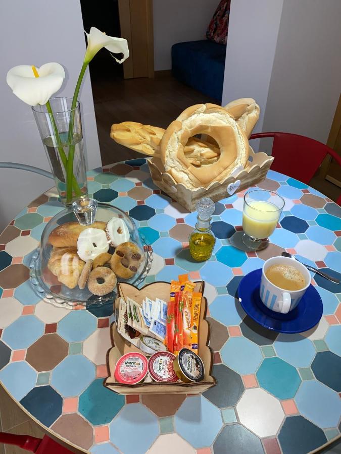 Apartamentos Turisticos Abrilymarzo Caces Zewnętrze zdjęcie